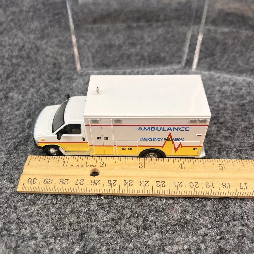 2019 Hallmark 2012 Chevrolet G4500 Ambulance EMS Paramedic Keepsake Ornament New